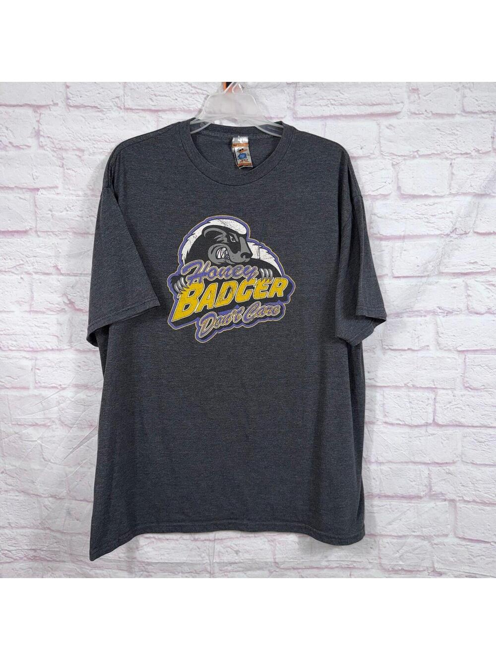 Honey Badger Don’t Care Graphic T-Shirt Men’s Gray Funny Novelty Tee Size XL